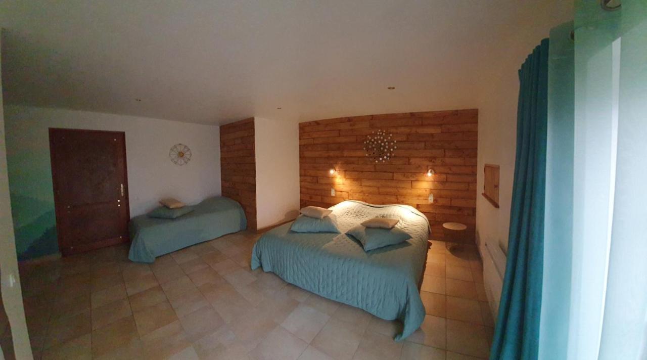 Espinasse Auverg'Nature Chambre Combrailles מראה חיצוני תמונה